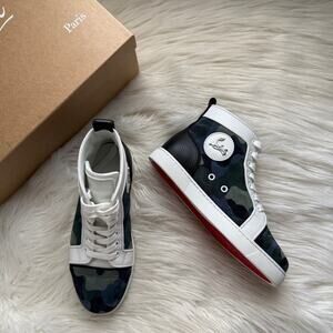 EUC•CHRISTIAN LOUBOUTIN 
Louis Orlato Camo Red Sole High-Top Sneakers Size: 37